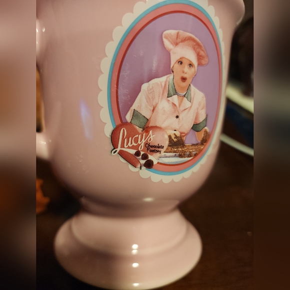 Pink I Love Lucy Coffee Mug Lucys Chocolate Factory Pedestal Large 2006 CBS - Picture 2 of 10